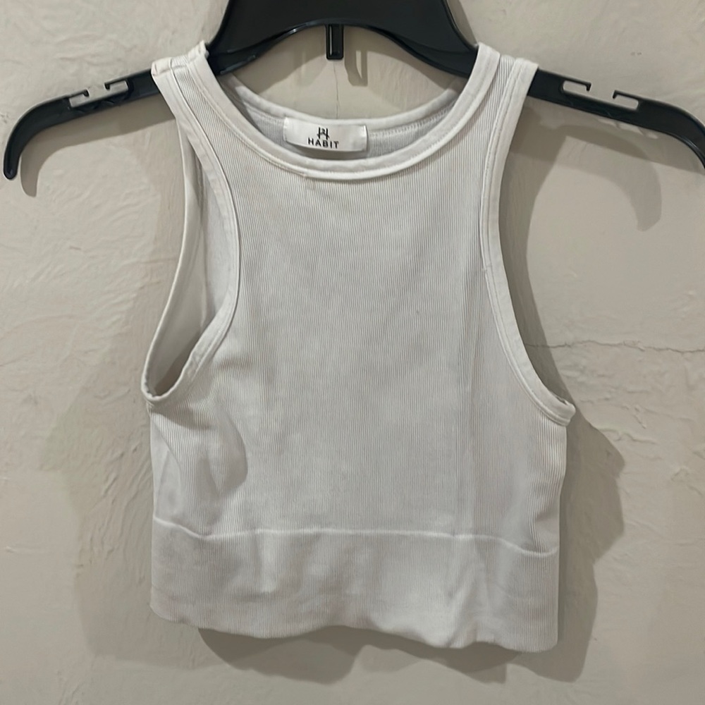 White habit tank